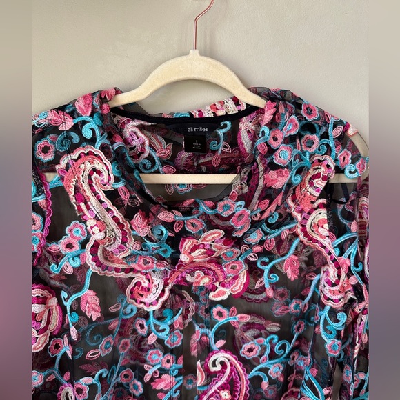 Ali Miles Paisley Sheer Embroidered Top Size S - Picture 3 of 8